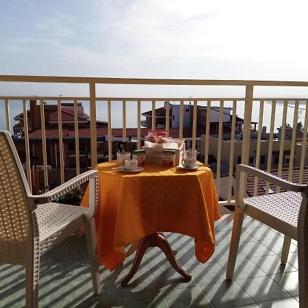 Domus Flavia Apartment Termoli Bagian luar foto