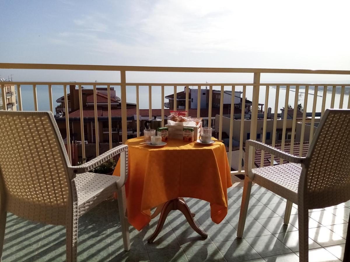 Domus Flavia Apartment Termoli Bagian luar foto